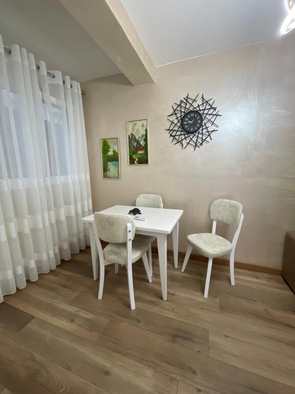 VILLA SU 3 PIANI IN AFFITTO - VIA KAVAJËS