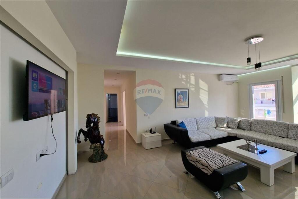 Apartament 2+1 me qera tek Kisha Ortodokse,Vlore