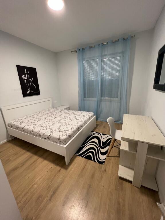 Apartament 2+1+2 me qera ne rrugen Dritan Hoxha