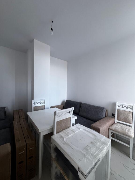 SHTËPI ME QERA 1+1 – LAPRAKË, RR. “LLAZAR SHAPATINI”