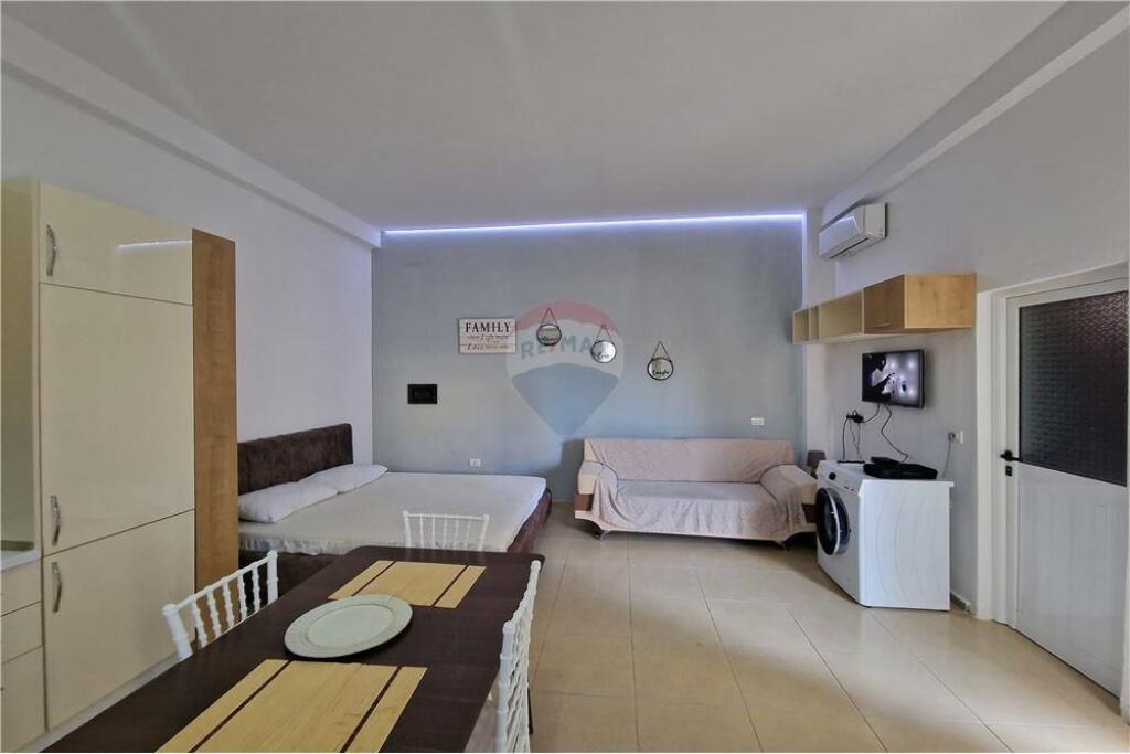 Garsoniere me qera ne Lungo Mare me parkim