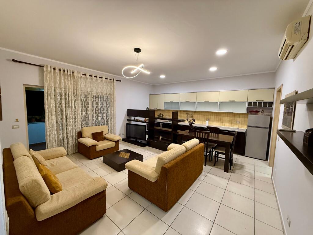 📣 QERA Apartament 2+1 Me 2 Tualete 📍 Myslym Shyri 💶 55.000 Leke/Muaj ✨  