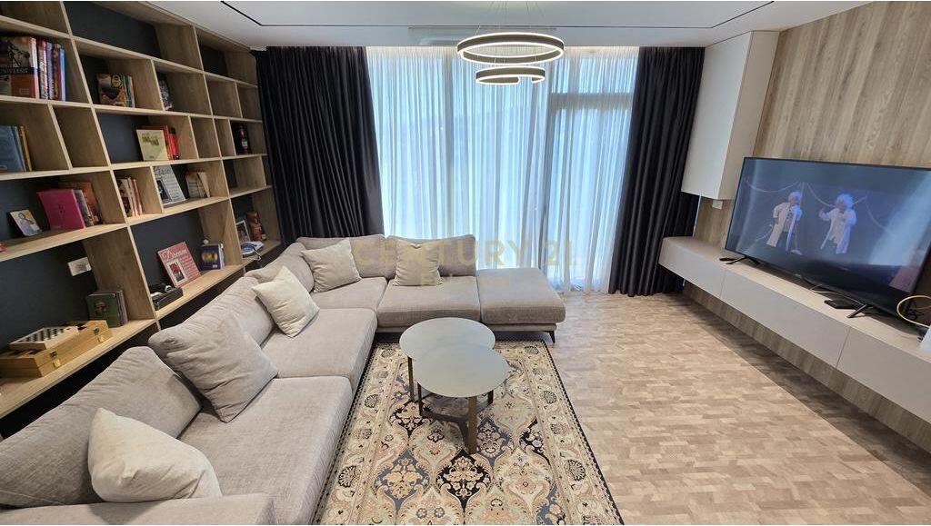 Appartamento 3+1+2 Posti Auto in Vendita a Lake View!!