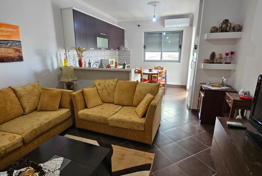 Ne Fresk Shitet Apartament 2+1 I Mobiluar!