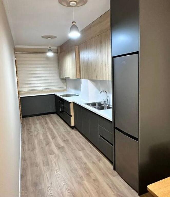 Shitet apartament 2+1+2