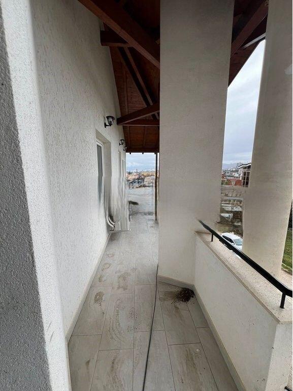 Apartament 3+1+2+ 2 Poste Parkimi Me Qira prane Liqenit i Farkës, Tiranë - 600 E