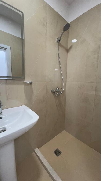 Super ap 2+1 tek 21-dhjetori ( ndre mjeda )