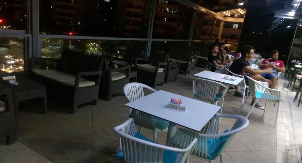 HOTEL FOR RENT 3 FLOORS LAPRAKE 5,000 EURO