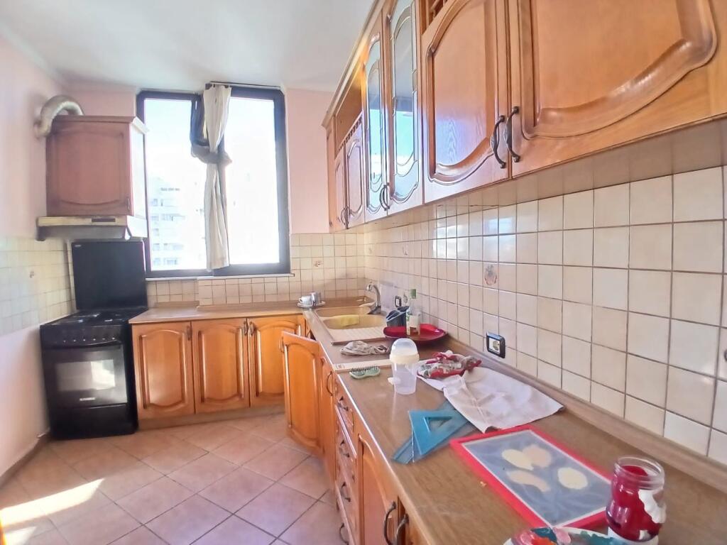 Jepet Me Qera Apartament 2+1+2 Tualete + 2 Ballkone