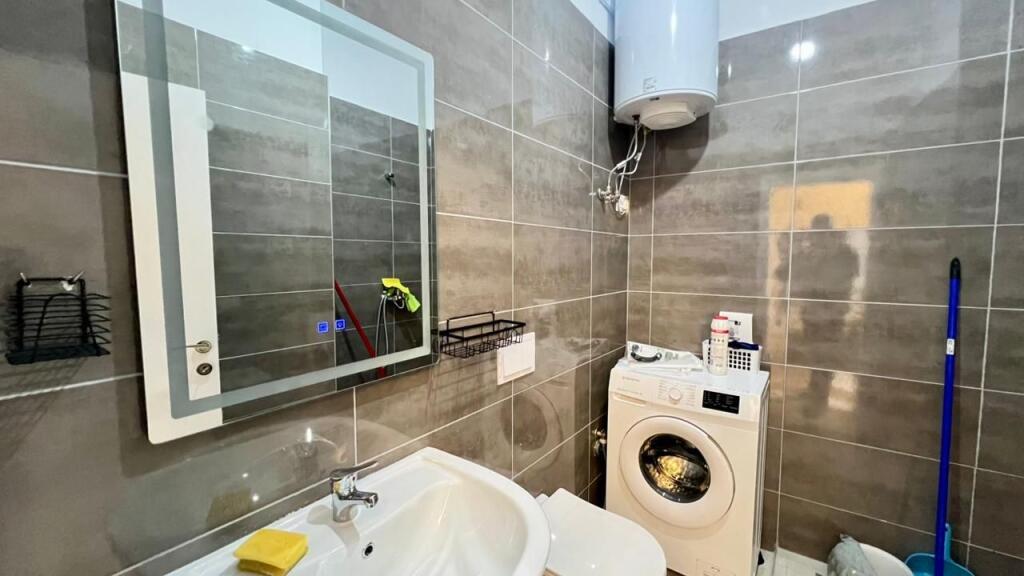 Me Qera : 1+1📍Bulevardi i Ri - Rr.Siri Kodra (Pllt.V2025) - 60,000 Lek - S.75m² - Kt.6 ||✨100% e Re e Pabanuar me Pare✨