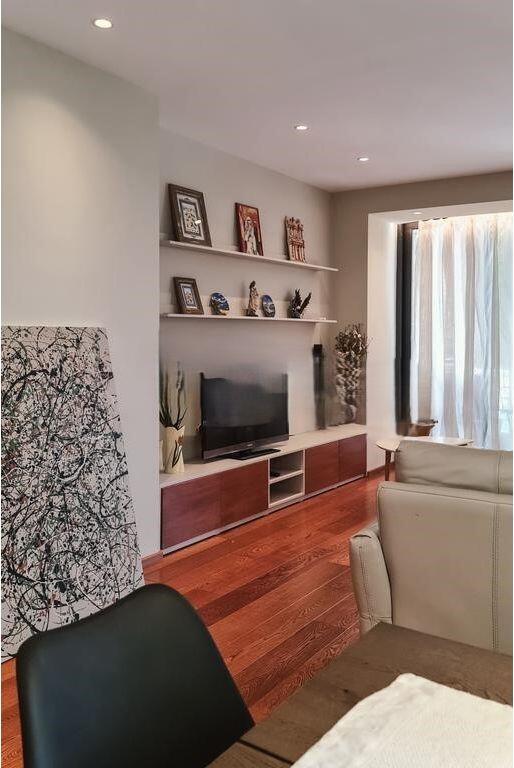 Jepet me qira 1+1 ne Bllok! 1,300 € /Muaj