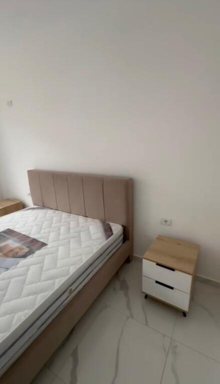 Jepet me Qira Apartament 2+1 Kamez