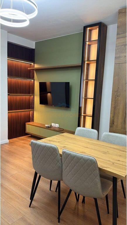 Qera , Apartament 1+1 , Komuna e Parisit , Tirane