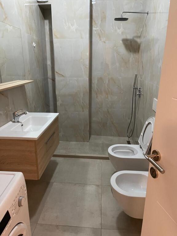 Apartament 1+1 me qira prane Selvise!