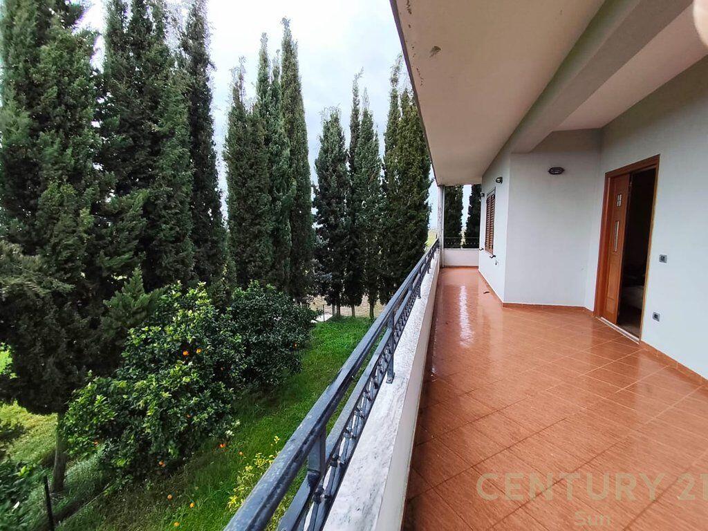 Shitet vilë 3-katëshe në Hamallaj, Durrës