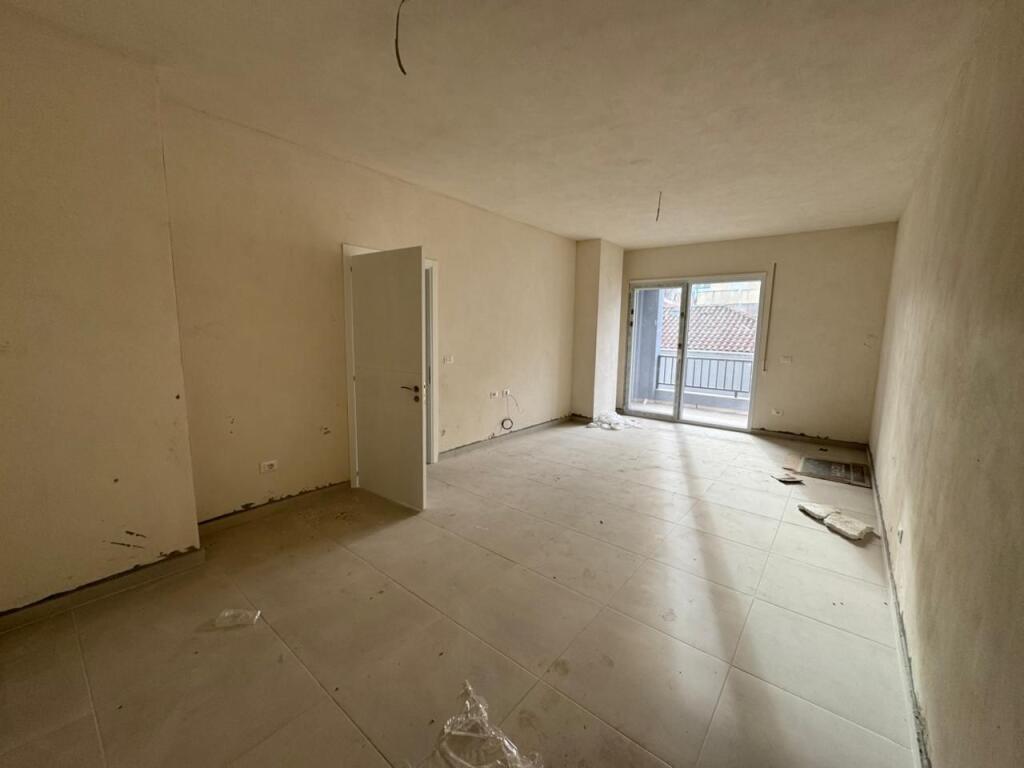 ✨ Apartment 2+1+2 for Sale –📍 5 Maji, near Bar Oda ✨💰 Price: 185,600 €