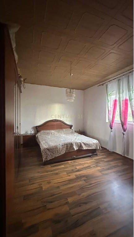 Villa for sale in Peze e Vogel near Lapidari.