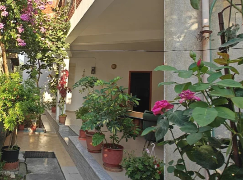 Villa for sale at Kodra e Priftit