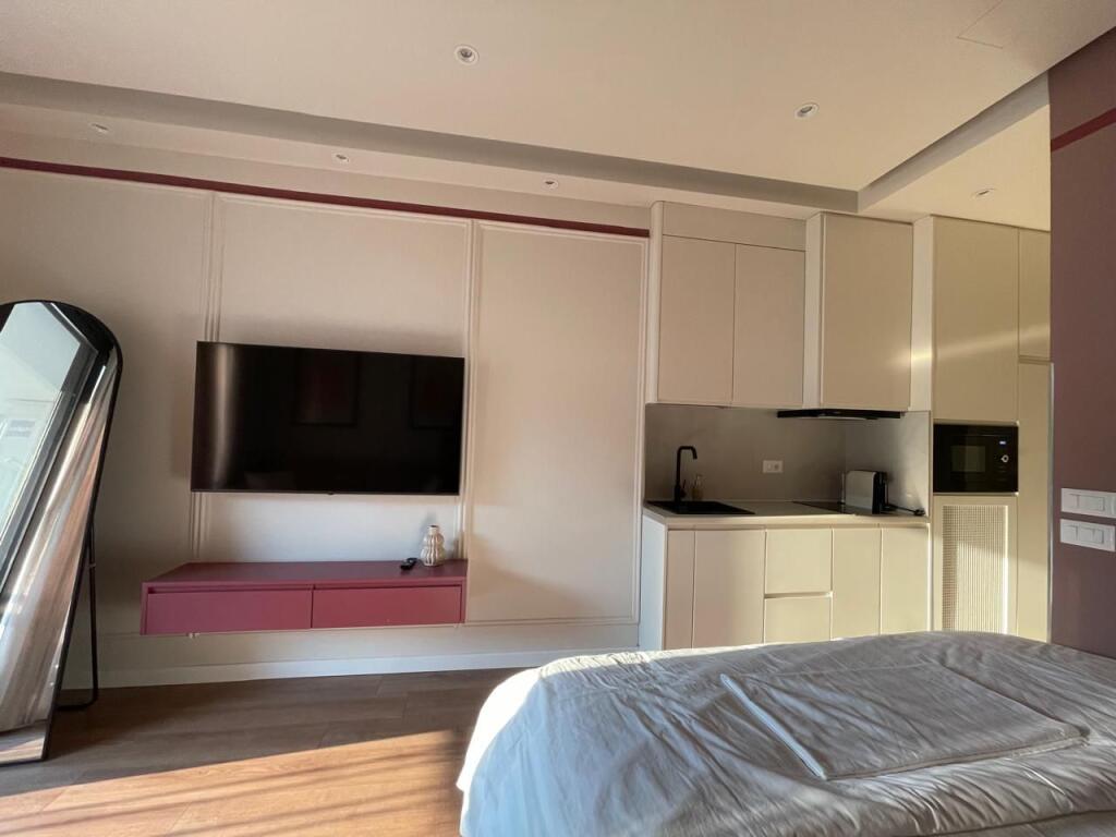 JEPET ME QIRA GARSONIERE NE LUNGOMARE VLORE