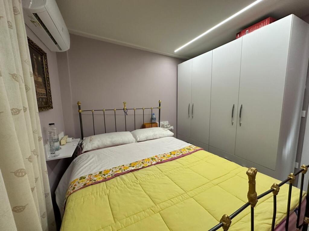 Private house 1+1, Red School!