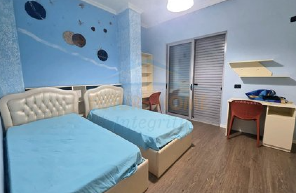 Qera, Apartament 2+1+2+Post Parkimi, Fresku, Tiranë.