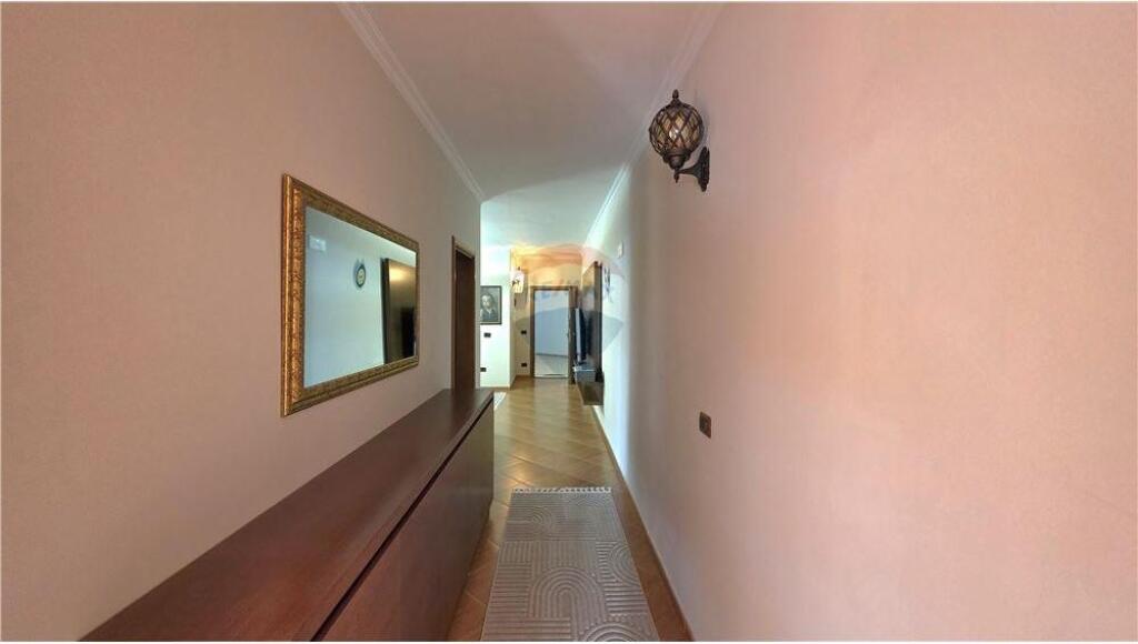 Apartament 2+1 me qera ne Bulevard,Vlore