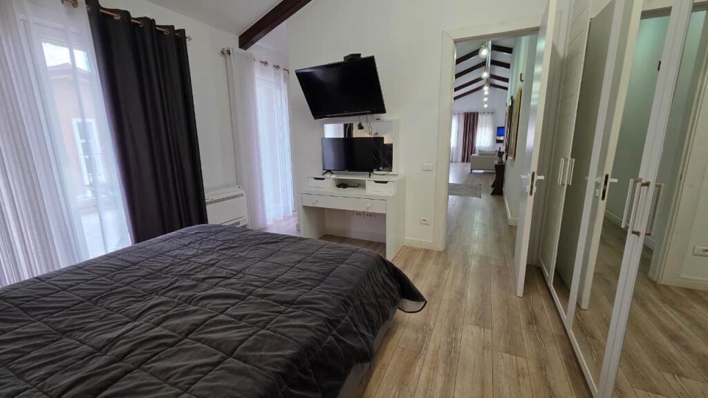 Penthouse for rent, Secret Garden