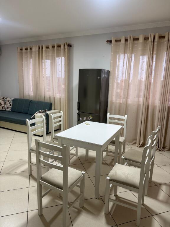 Apartament me qera