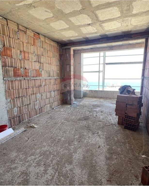 🏢 Apartament 1+1 për Shitje – Lungo Mare, Vlorë