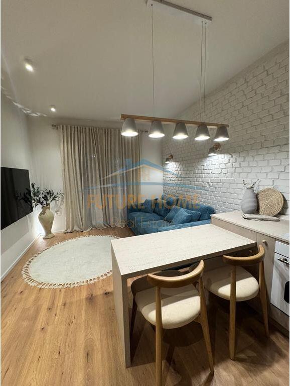 Qira, Apartament 2+1, Myslym Shyr