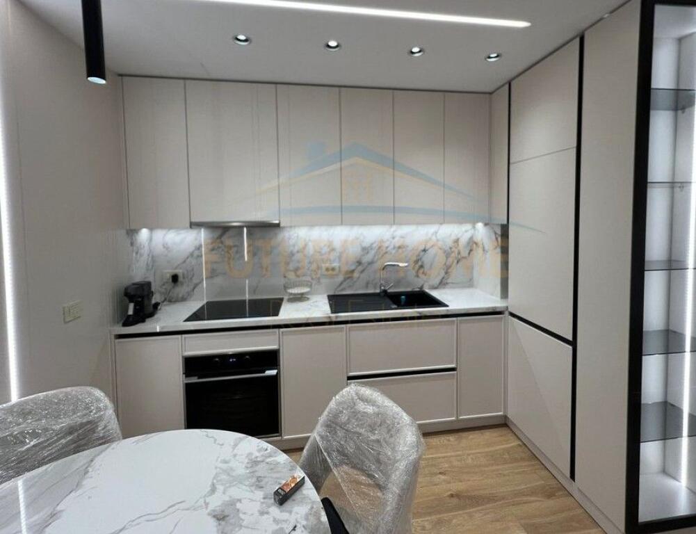 Shitet, Apartament 2+1, Golden Tower Residence, Rruga Mine Peza.