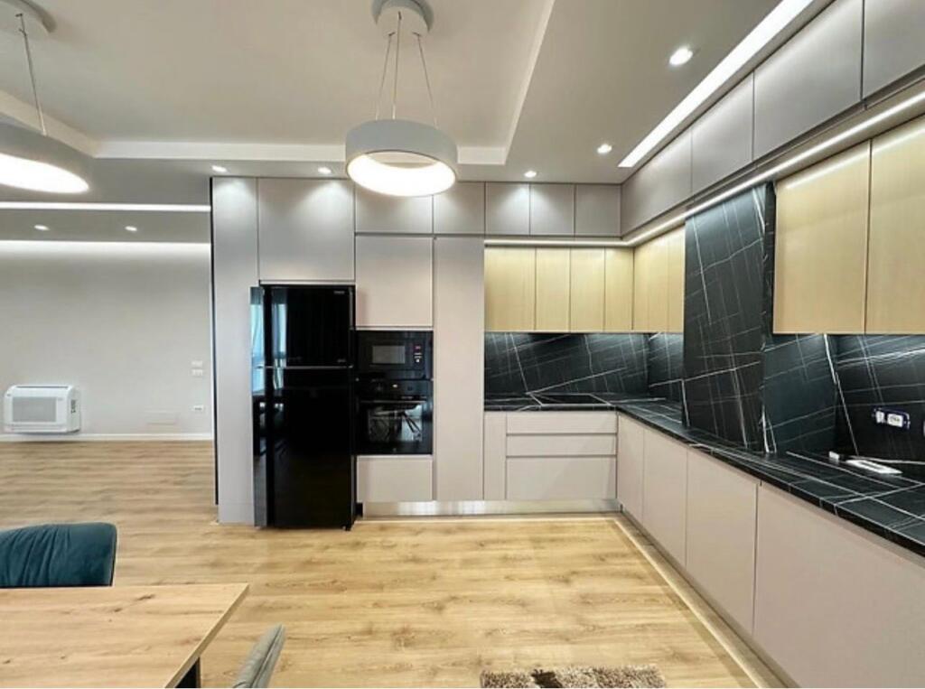 3+1 apartment for rent at Montesori Schl near Liqeni i Thate.