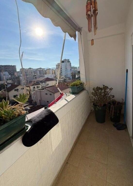 Shitet, Apartament 1+1, Ambasada Amerikane, Rruga e Elbasanit, Tiranë.