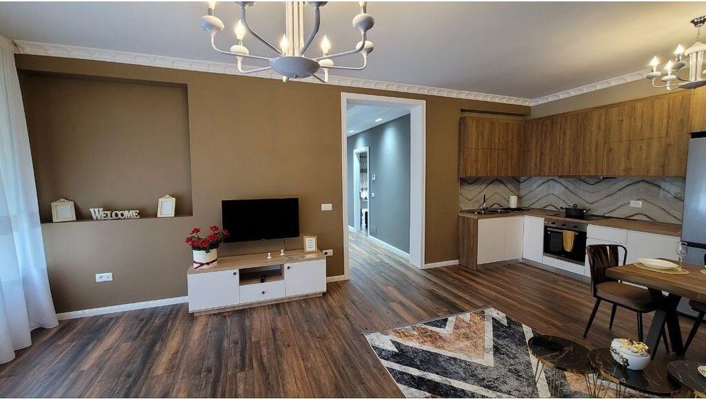 SUPER APARTAMENT MODERN 2+1+VERANDE PER SHITJE TEK XHAMIA KOPSHTI BOTANIK! 325,000 € Sip. Totale  170m2