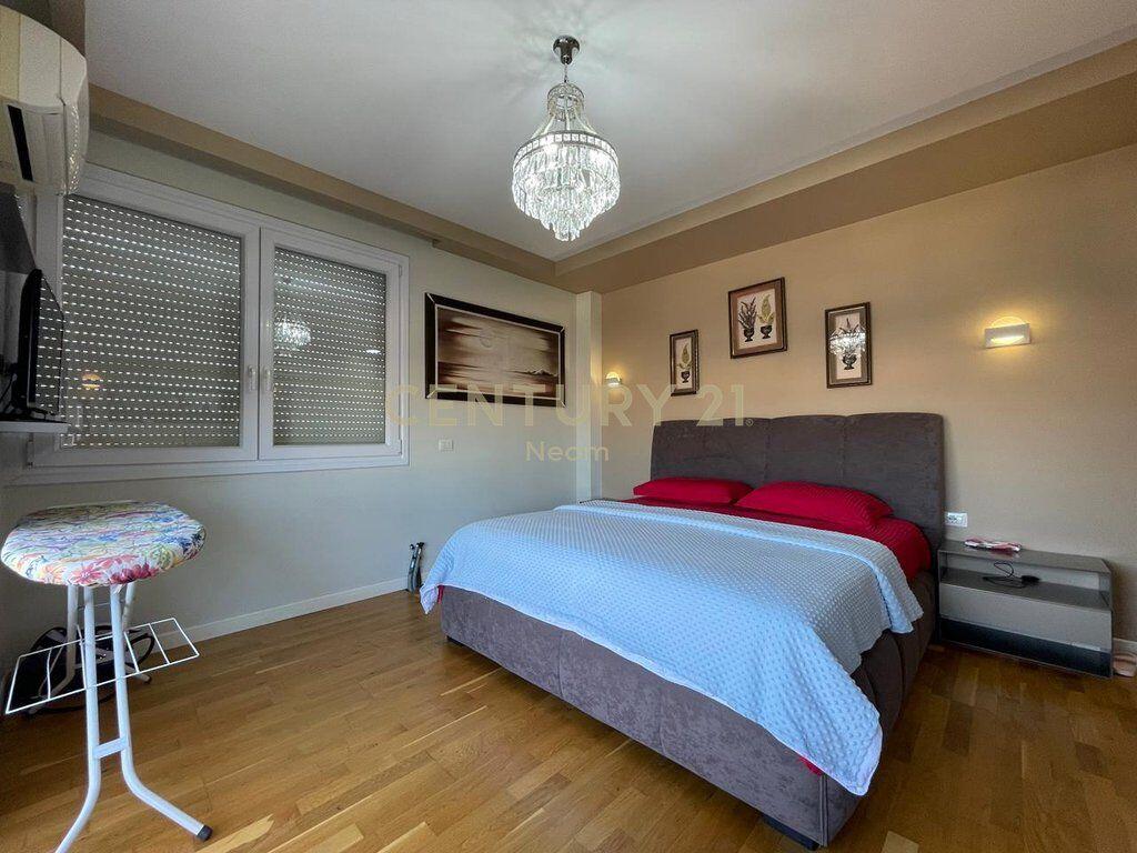 SHESIM, APARTAMENT 3+1+2+POST PARKIMI, KOPSHTI BOTANIK!