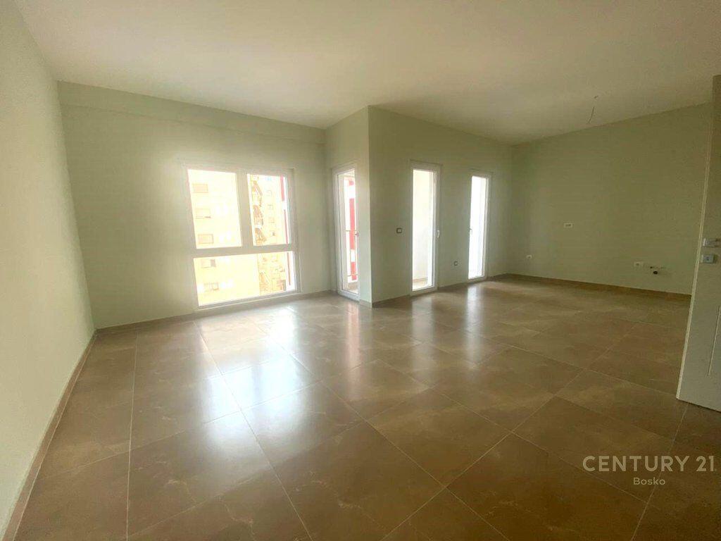 Apartament 2+1+2 Zyra ose Banim, Zogu i ZI