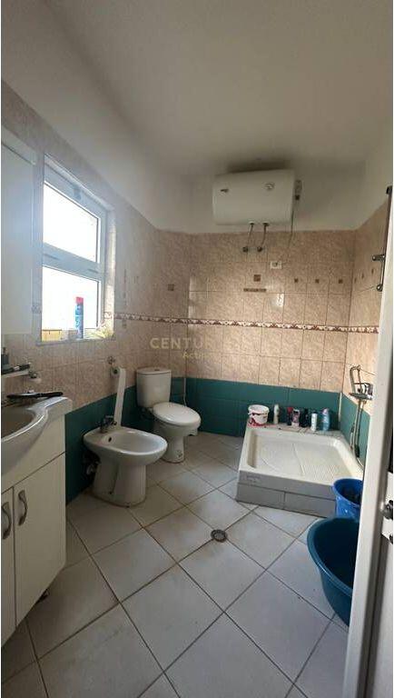 Villa for sale in Peze e Vogel near Lapidari.