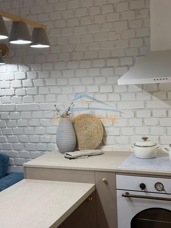 Qira, Apartament 2+1, Myslym Shyr