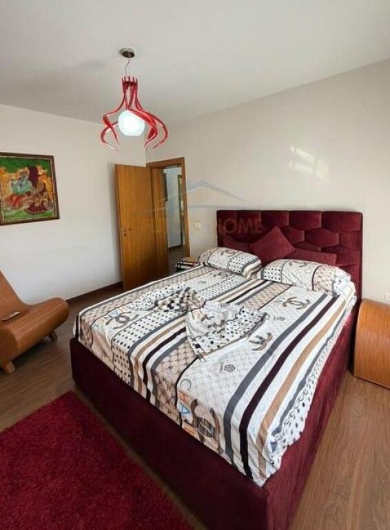 Shitet, Apartament 1+1, Ambasada Amerikane, Rruga e Elbasanit, Tiranë.