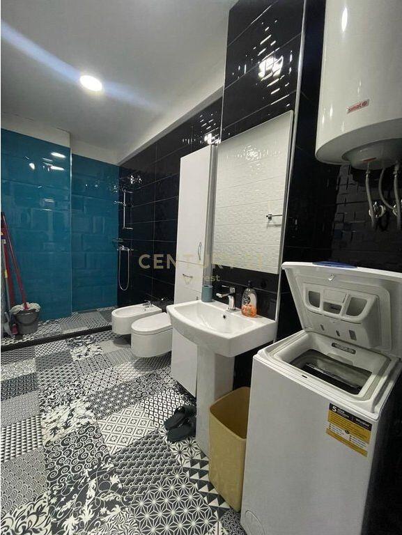 ALI DEMI, JAPIM APARTAMENT 1+1 PER QIRA!