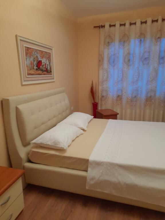 Jepet Me Qera Apartament 2+1+1 Ballkon