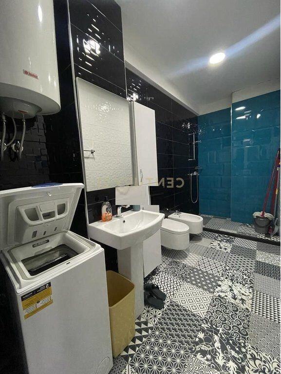 ALI DEMI, JAPIM APARTAMENT 1+1 PER QIRA!