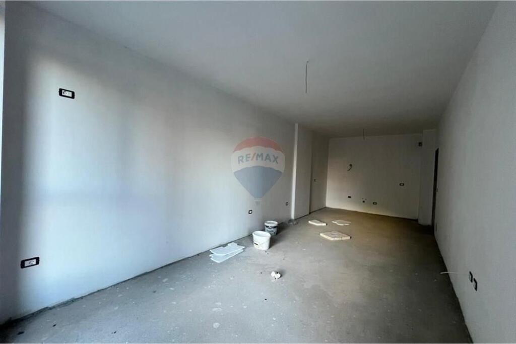 Appartamento 1+1 in vendita, vicino a Bulevardi i Ri!