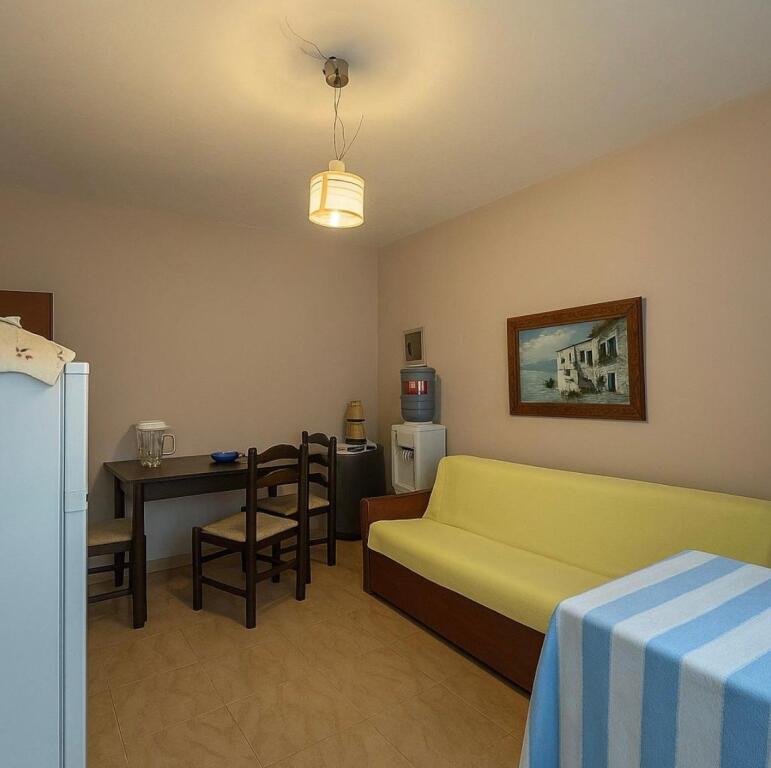 Apartament 2+1 per shitje prane Shkolles se Bashkuar