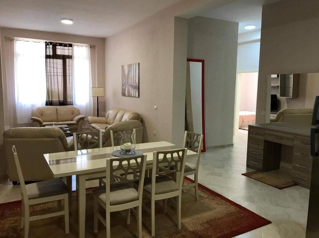 Affittasi 2+1 arredato e fresco vicino a Spar 500 wu