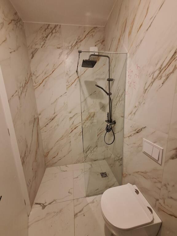 Apartament 2+1+Post parkimi për Qira në Rrugën Mine Peza, në Golden Tower Residence !!