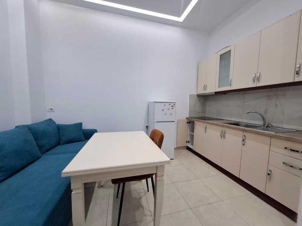Apartament 1+1 super modern  ballkon të mbyllurë 60 m2 Rruga elbasanit vilat Gjermane || 37,000 lekë / Muaj