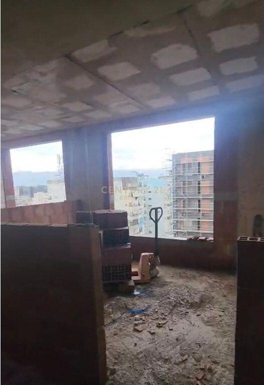 Apartament 2+1 Për Shitje në Ish Fusha e Aviacionit, Tiranë