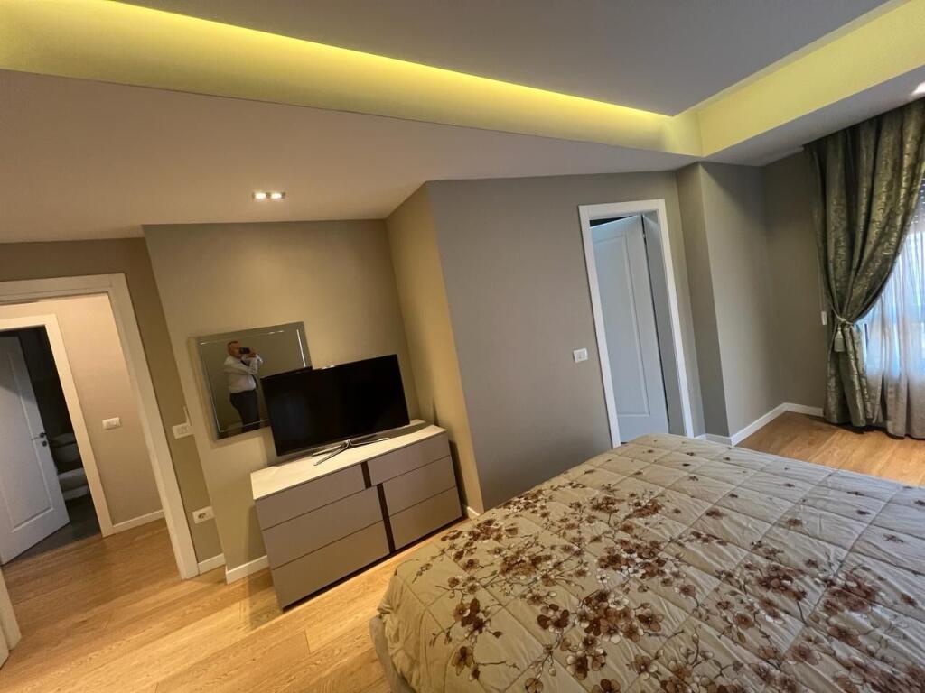 Affitto 2+1+2 Myslym shyri,Tirane