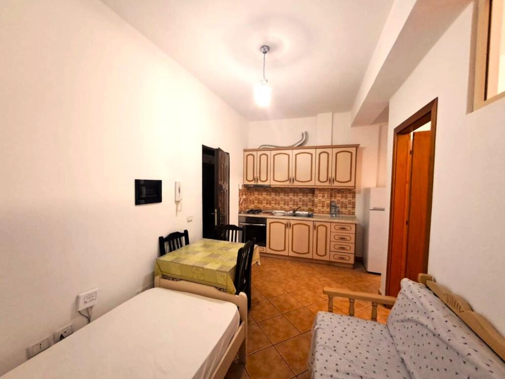 Për Shitje – Dy Studio të Mobiluara Ngjitur në Orikum | Mundësi e Shkëlqyer Investimi